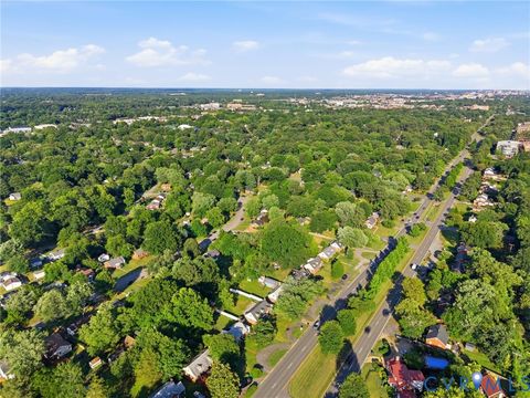 Tiny photo for 6412 Monument Avenue, Richmond, VA 23226 (MLS # 2615015)