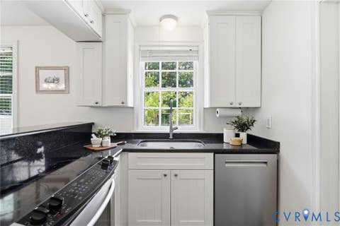 Tiny photo for 6412 Monument Avenue, Richmond, VA 23226 (MLS # 2615015)