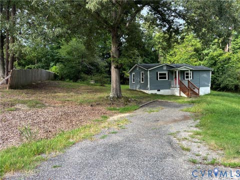Tiny photo for 500 Lipscomb Street, Crewe, VA 23930 (MLS # 2623247)