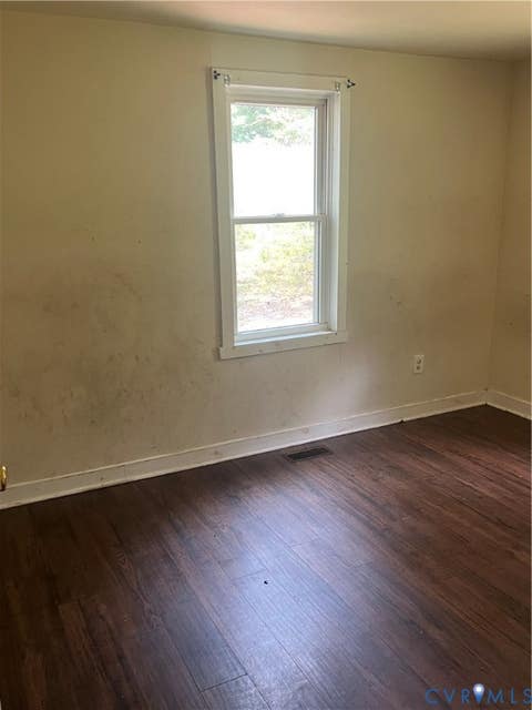Tiny photo for 500 Lipscomb Street, Crewe, VA 23930 (MLS # 2623247)