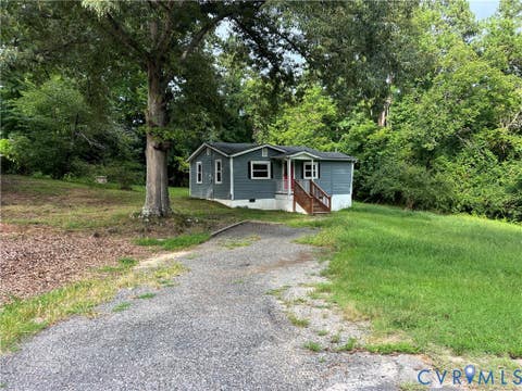 Tiny photo for 500 Lipscomb Street, Crewe, VA 23930 (MLS # 2623247)