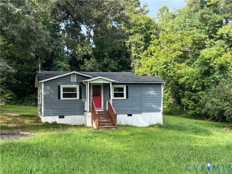 Tiny photo for 500 Lipscomb Street, Crewe, VA 23930 (MLS # 2623247)