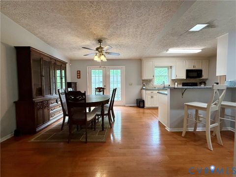 Tiny photo for 327 Gilbert Street Ln, Kilmarnock, VA 22482 (MLS # 2611313)