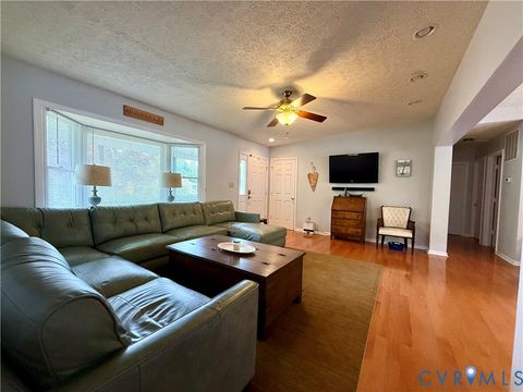 Tiny photo for 327 Gilbert Street Ln, Kilmarnock, VA 22482 (MLS # 2611313)