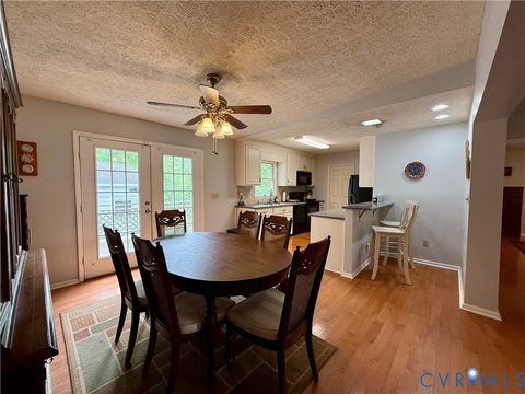 Tiny photo for 327 Gilbert Street Ln, Kilmarnock, VA 22482 (MLS # 2611313)