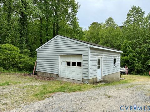 Tiny photo for 327 Gilbert Street Ln, Kilmarnock, VA 22482 (MLS # 2611313)