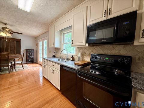 Tiny photo for 327 Gilbert Street Ln, Kilmarnock, VA 22482 (MLS # 2611313)