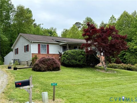 Photo of 327 Gilbert Street Ln, Kilmarnock, VA 22482 (MLS # 2611313)