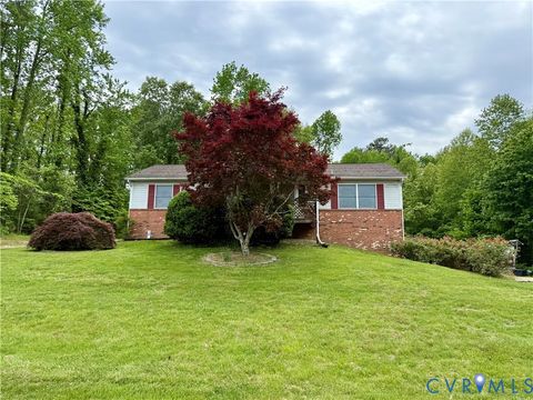 Tiny photo for 327 Gilbert Street Ln, Kilmarnock, VA 22482 (MLS # 2611313)