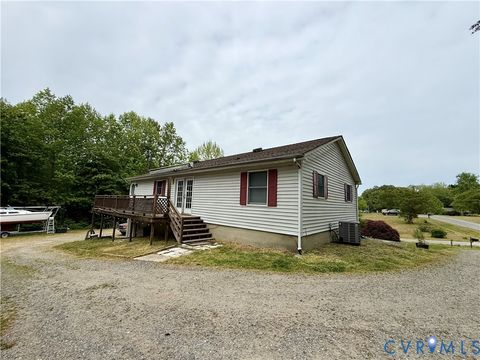 Tiny photo for 327 Gilbert Street Ln, Kilmarnock, VA 22482 (MLS # 2611313)