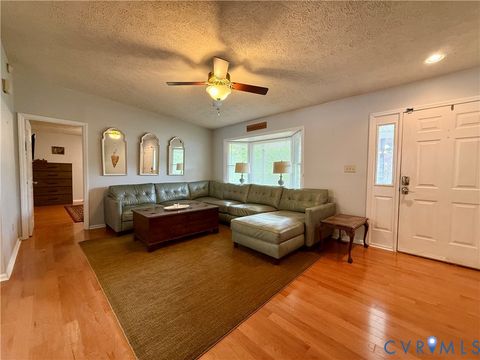 Tiny photo for 327 Gilbert Street Ln, Kilmarnock, VA 22482 (MLS # 2611313)