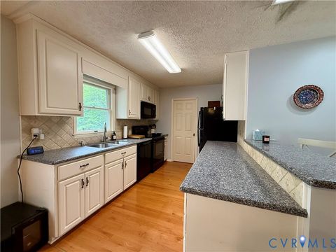 Tiny photo for 327 Gilbert Street Ln, Kilmarnock, VA 22482 (MLS # 2611313)