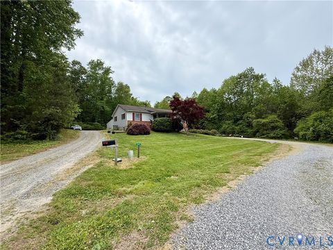 Tiny photo for 327 Gilbert Street Ln, Kilmarnock, VA 22482 (MLS # 2611313)