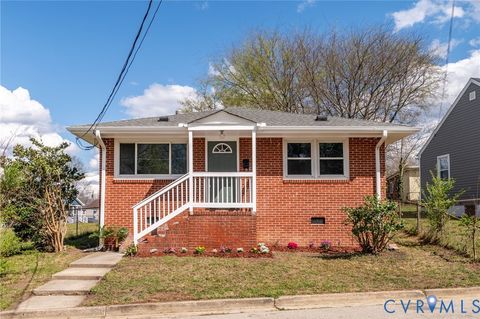Photo of 727 S Jones Street, Petersburg, VA 23803 (MLS # 2607271)