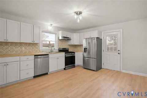 Tiny photo for 727 S Jones Street, Petersburg, VA 23803 (MLS # 2607271)