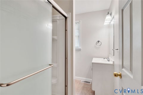 Tiny photo for 34 Oakland Street ST, Kilmarnock, VA 22482 (MLS # 2615596)