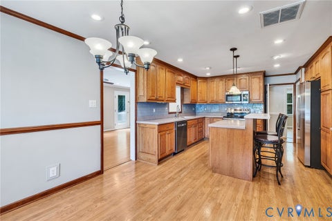 Tiny photo for 34 Oakland Street ST, Kilmarnock, VA 22482 (MLS # 2615596)