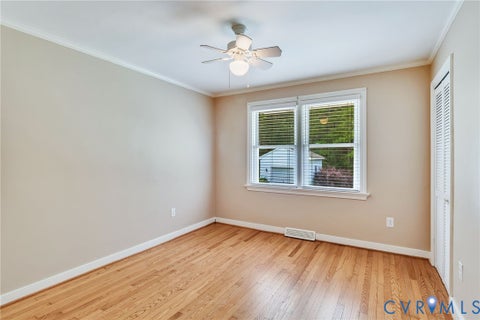 Tiny photo for 34 Oakland Street ST, Kilmarnock, VA 22482 (MLS # 2615596)