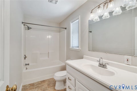 Tiny photo for 34 Oakland Street ST, Kilmarnock, VA 22482 (MLS # 2615596)