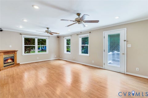 Tiny photo for 34 Oakland Street ST, Kilmarnock, VA 22482 (MLS # 2615596)