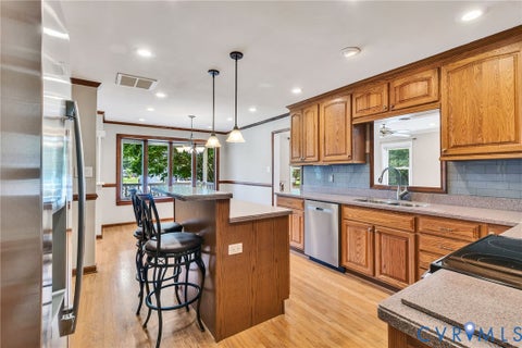 Tiny photo for 34 Oakland Street ST, Kilmarnock, VA 22482 (MLS # 2615596)