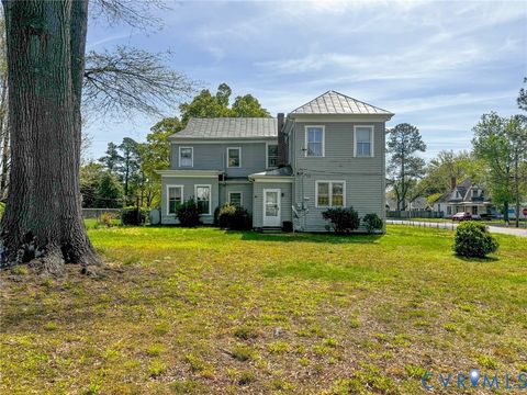 Tiny photo for 410 Brunswick Avenue, Blackstone, VA 23824 (MLS # 2609163)