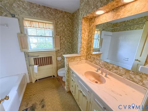 Tiny photo for 410 Brunswick Avenue, Blackstone, VA 23824 (MLS # 2609163)