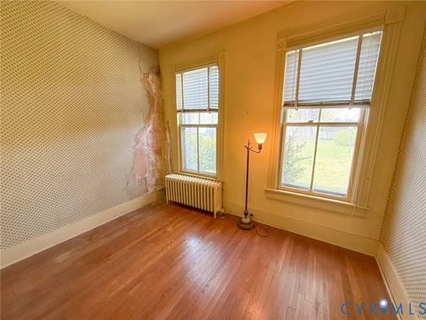 Tiny photo for 410 Brunswick Avenue, Blackstone, VA 23824 (MLS # 2609163)