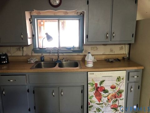 Tiny photo for 135 Atlantic Avenue, Claremont, VA 23899 (MLS # 2533540)