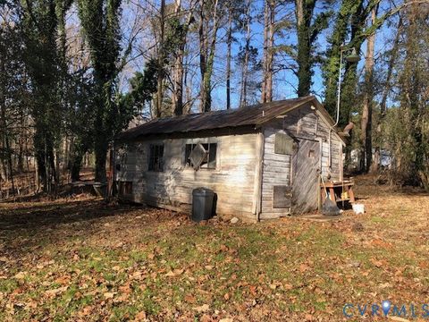 Tiny photo for 135 Atlantic Avenue, Claremont, VA 23899 (MLS # 2533540)