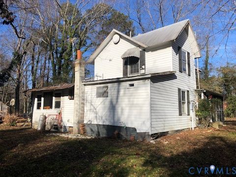 Tiny photo for 135 Atlantic Avenue, Claremont, VA 23899 (MLS # 2533540)