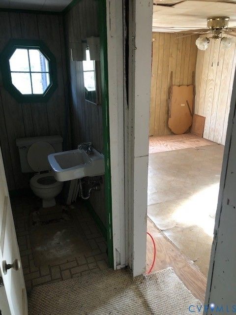 Tiny photo for 135 Atlantic Avenue, Claremont, VA 23899 (MLS # 2533540)