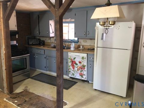 Tiny photo for 135 Atlantic Avenue, Claremont, VA 23899 (MLS # 2533540)