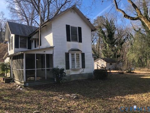 Tiny photo for 135 Atlantic Avenue, Claremont, VA 23899 (MLS # 2533540)