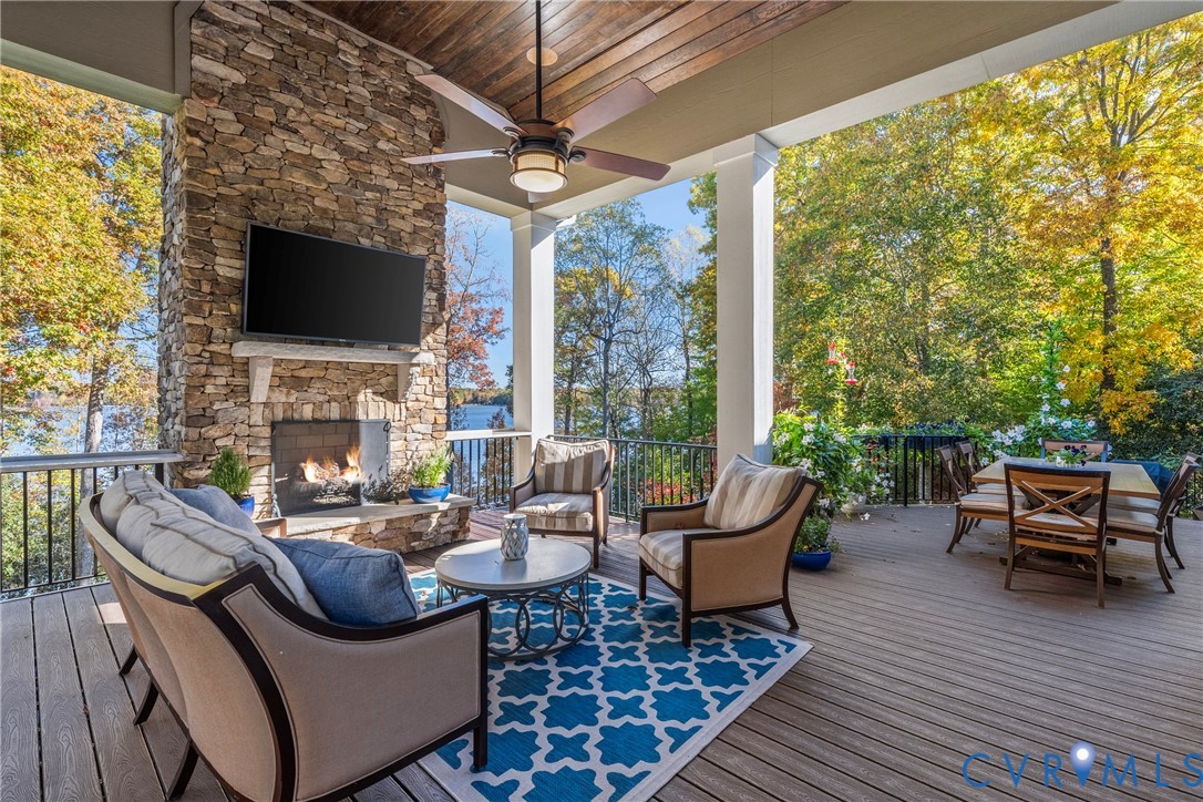 5304 Beechwood Point Court