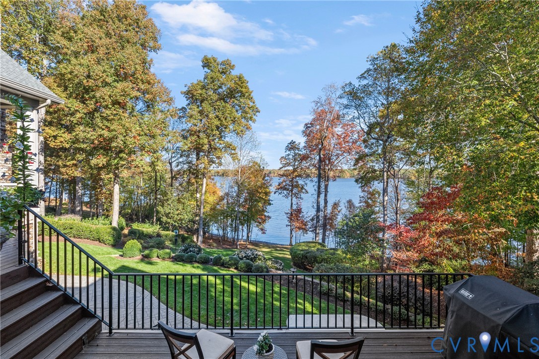 5304 Beechwood Point Court