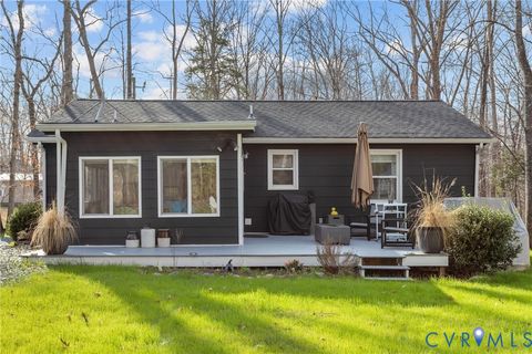 Tiny photo for 16 McCutcheon Avenue, Columbia, VA 23038 (MLS # 2606933)