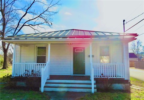 A home in Colonial Heights