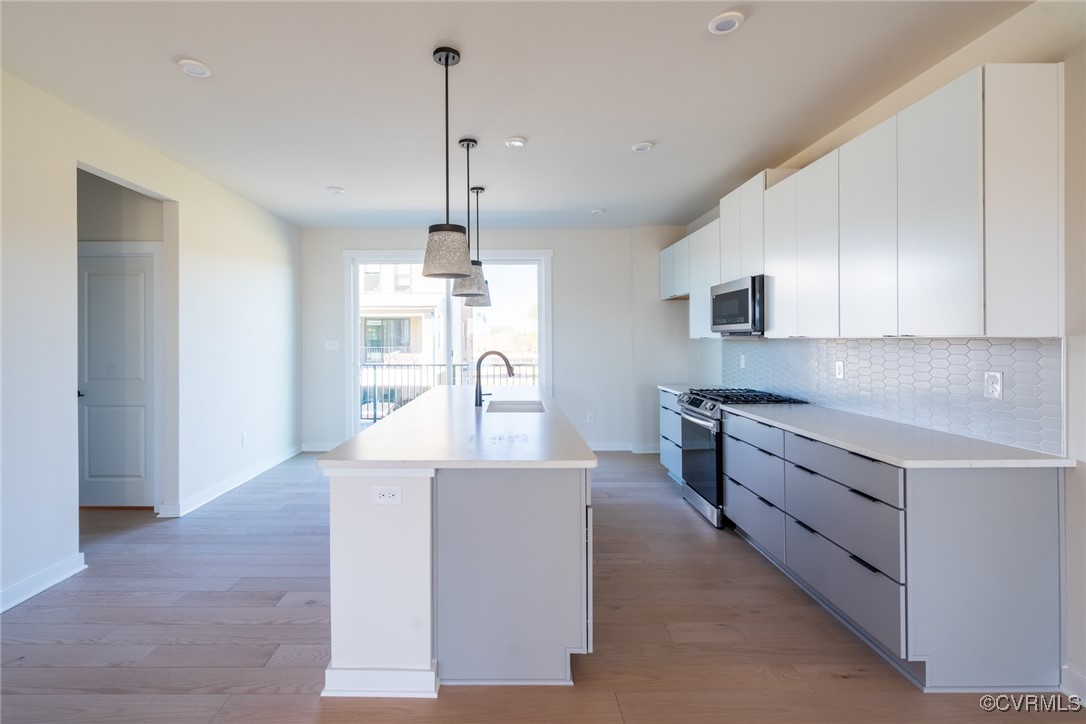 225 Golden Haze Alley 5-1