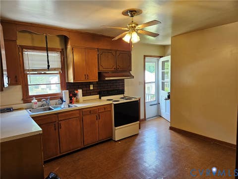 Tiny photo for 147 Chase Street, Bowling Green, VA 22427 (MLS # 2616912)