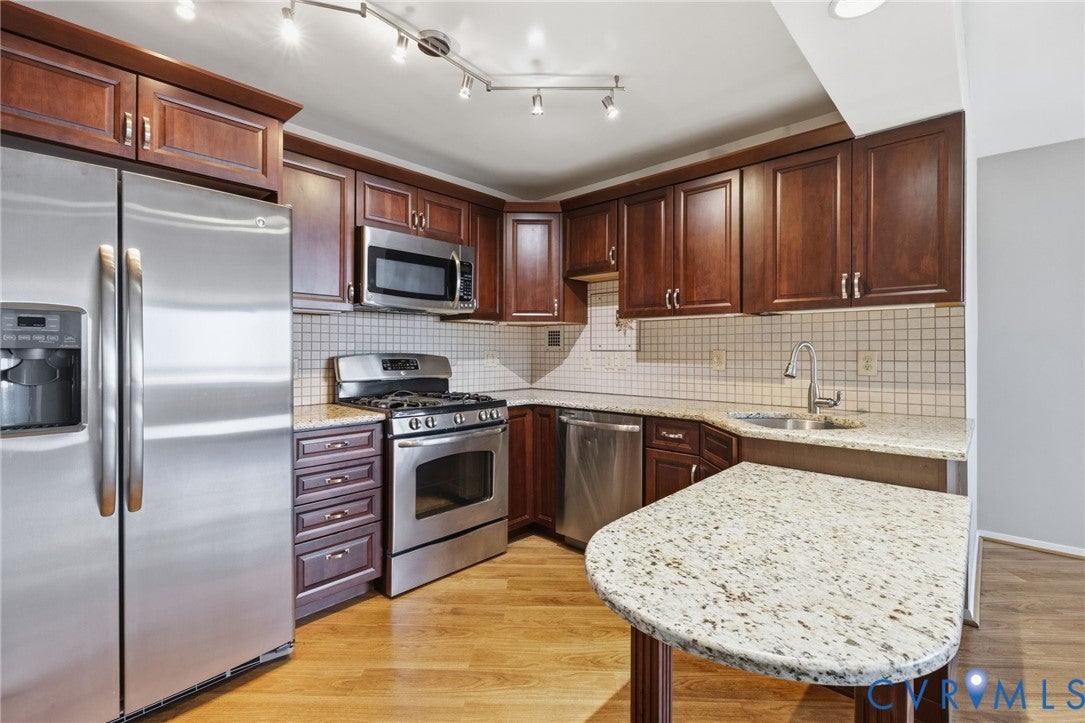 5100 Monument Avenue 601