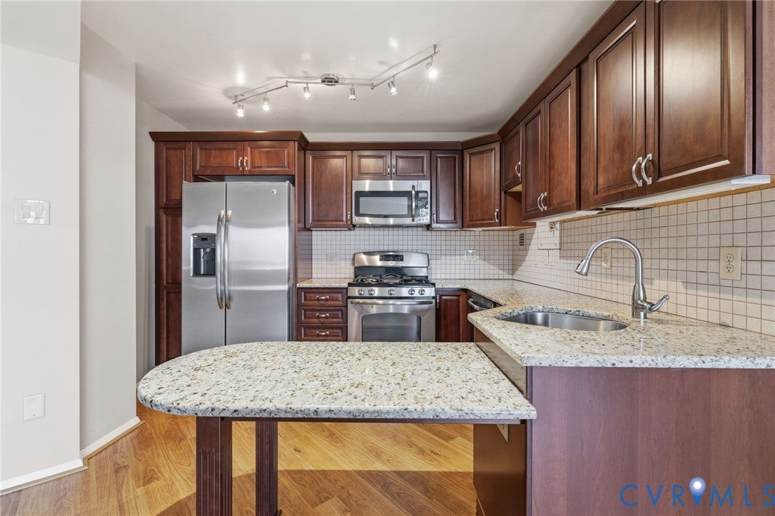 5100 Monument Avenue 601