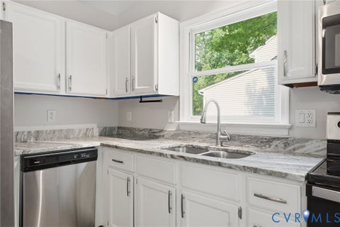 Tiny photo for 716 Glen Cove Drive, Ruther Glen, VA 22546 (MLS # 2625303)