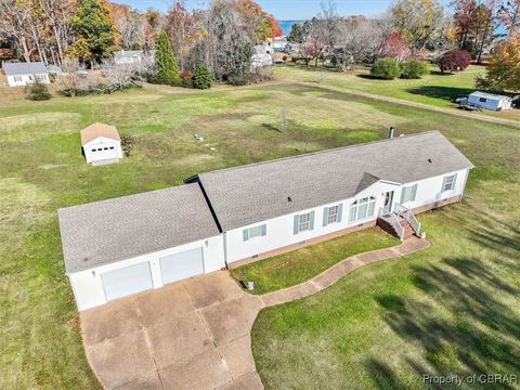 A home in Saluda