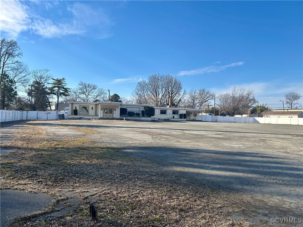 3810 Meadowbridge Road