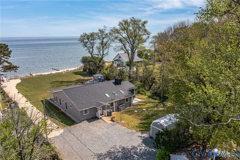 Photo of 100 Beachfront Drive, Heathsville, VA 22473 (MLS # 2612336)