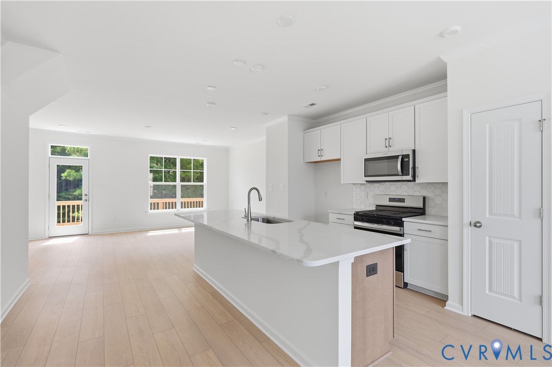 2423 Flora Boulevard