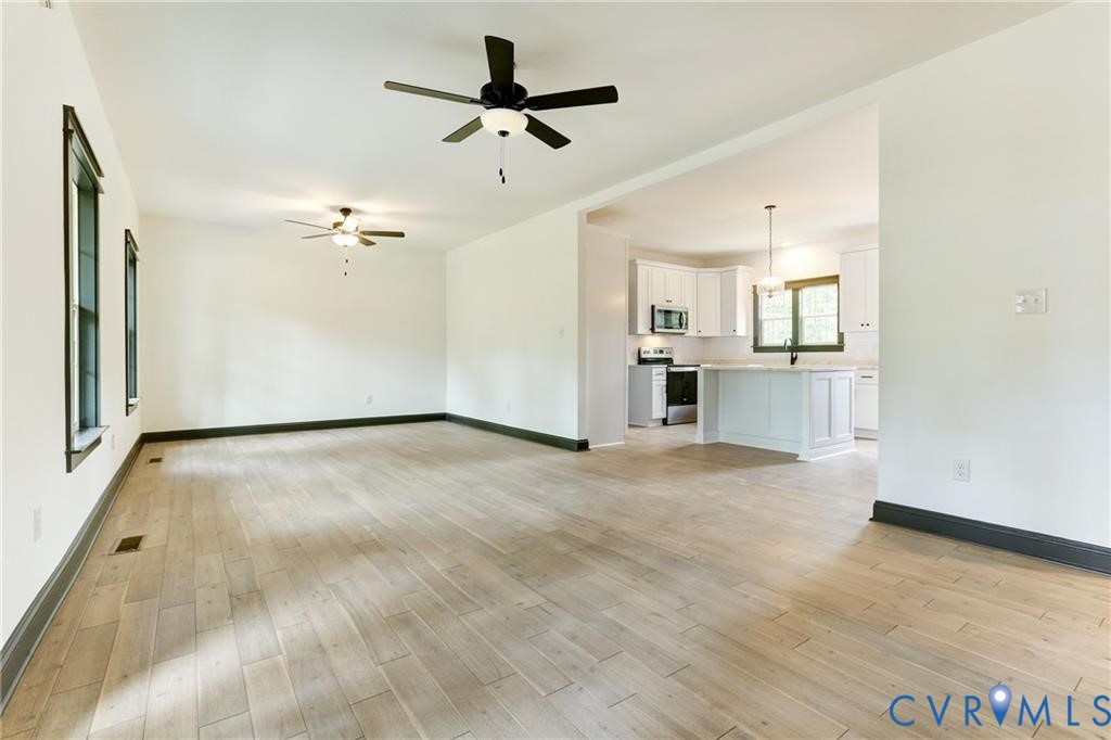170 Glenmore Lane