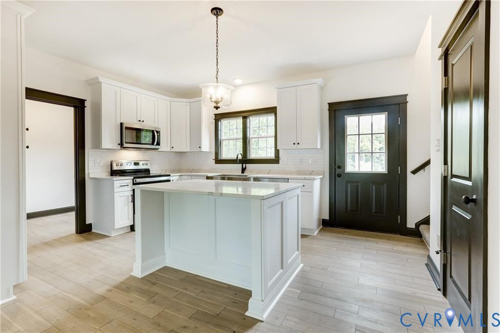 170 Glenmore Lane