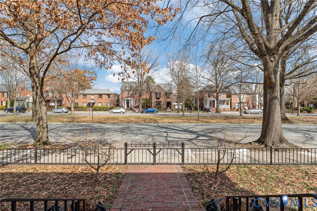 3309 Monument Avenue